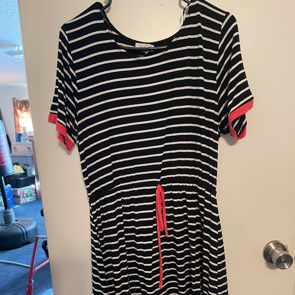 Large/xl shirt/dress lot, like new, some never worn - Picture 15 of 16